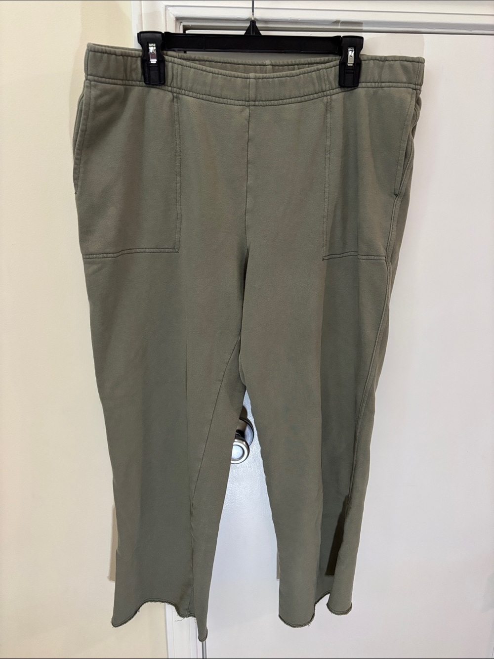 aerie Elastic Waist Cropped Olive Green Pants size XL
